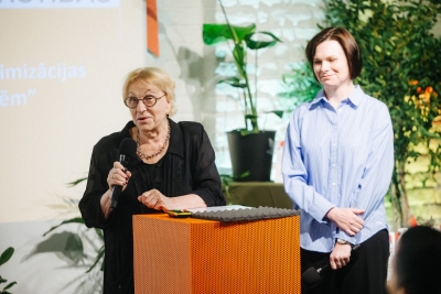 Rīgas Stradiņa universitātes pārstāves prezentē pilotprojektu "Nozokomiālo infekciju ierobežošanas un veselības aprūpes resursu optimizācijas kritēriju izstrāde ar pielietošanas algoritmiem un ceļa kartēm"