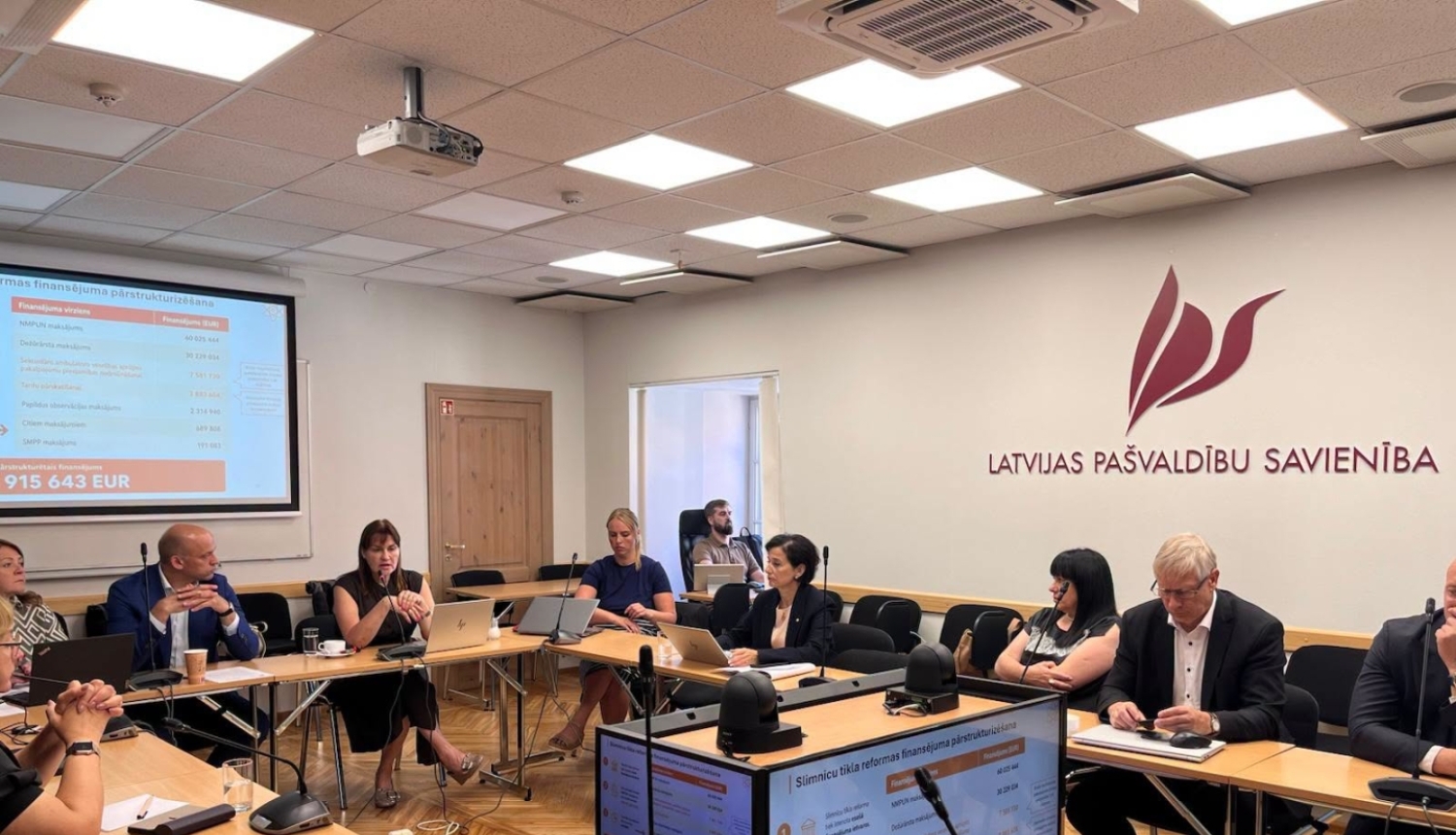 Veselības ministrijas, Nacionālā veselības dienesta un Latvijas Pašvaldību savienības tikšanās par slimnīcu tīkla reformu.