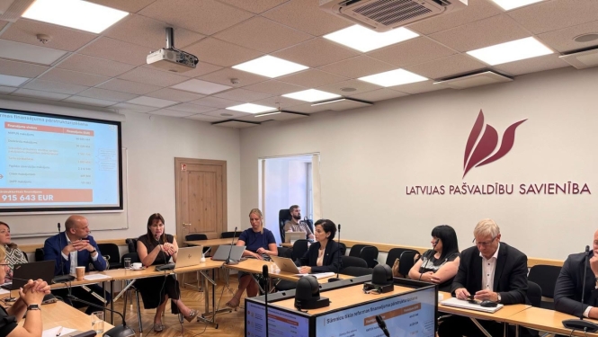 Veselības ministrijas, Nacionālā veselības dienesta un Latvijas Pašvaldību savienības tikšanās par slimnīcu tīkla reformu.