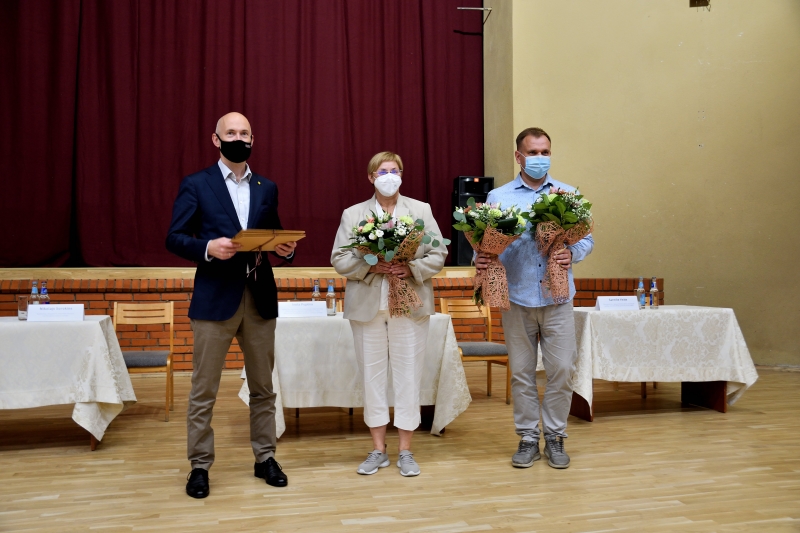  Par labiem Covid-19 vakcinācijas rādītājiem veselības ministrs godina vairākus Latgales ģimenes ārstus Par labiem Covid-19 vakcinācijas rādītājiem veselības ministrs godina vairākus Latgales ģimenes ārstus 