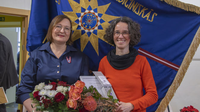 Andreta Līvena ar NMPD vadītāju Lieni Cipuli