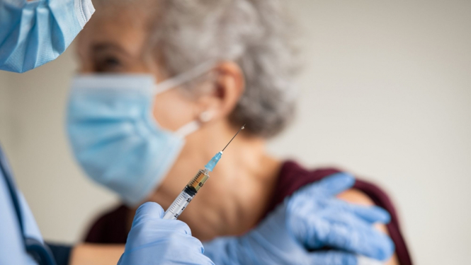 Jelgavas seniorus aicinās vakcinēties pret Covid-19 