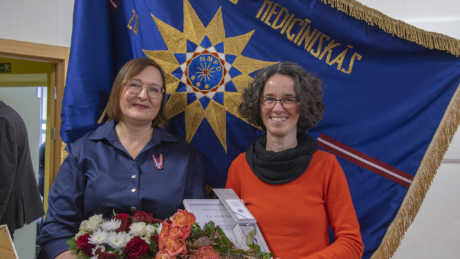 Andreta Līvena ar NMPD vadītāju Lieni Cipuli