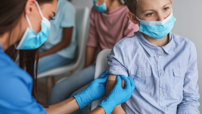 Latvija saņēmusi pirmās 54 000 Comirnaty bērnu vakcīnu devas;  jau šonedēļ tiks sākta 5-11 gadu vecu bērnu vakcinācija