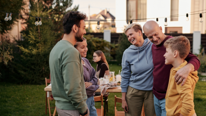 Vakcinētiem cilvēkiem jūnijā būs plašākas iespējas pulcēties