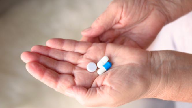 Paplašināts valsts kompensējamo zāļu klāsts un mazinātas zāļu cenas