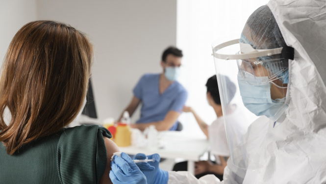 Šonedēļ sāk darboties vakcinācijas centri Balvos, Olainē, Dobelē, Valmierā un Līvānos