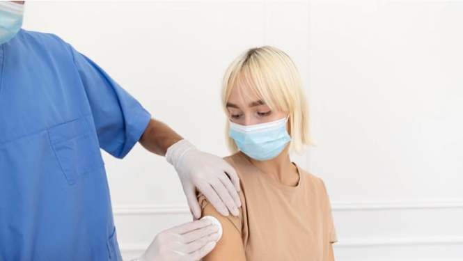 Turpinās vakcinācijas nodrošināšana maksimāli tuvu cilvēka ikdienas gaitām