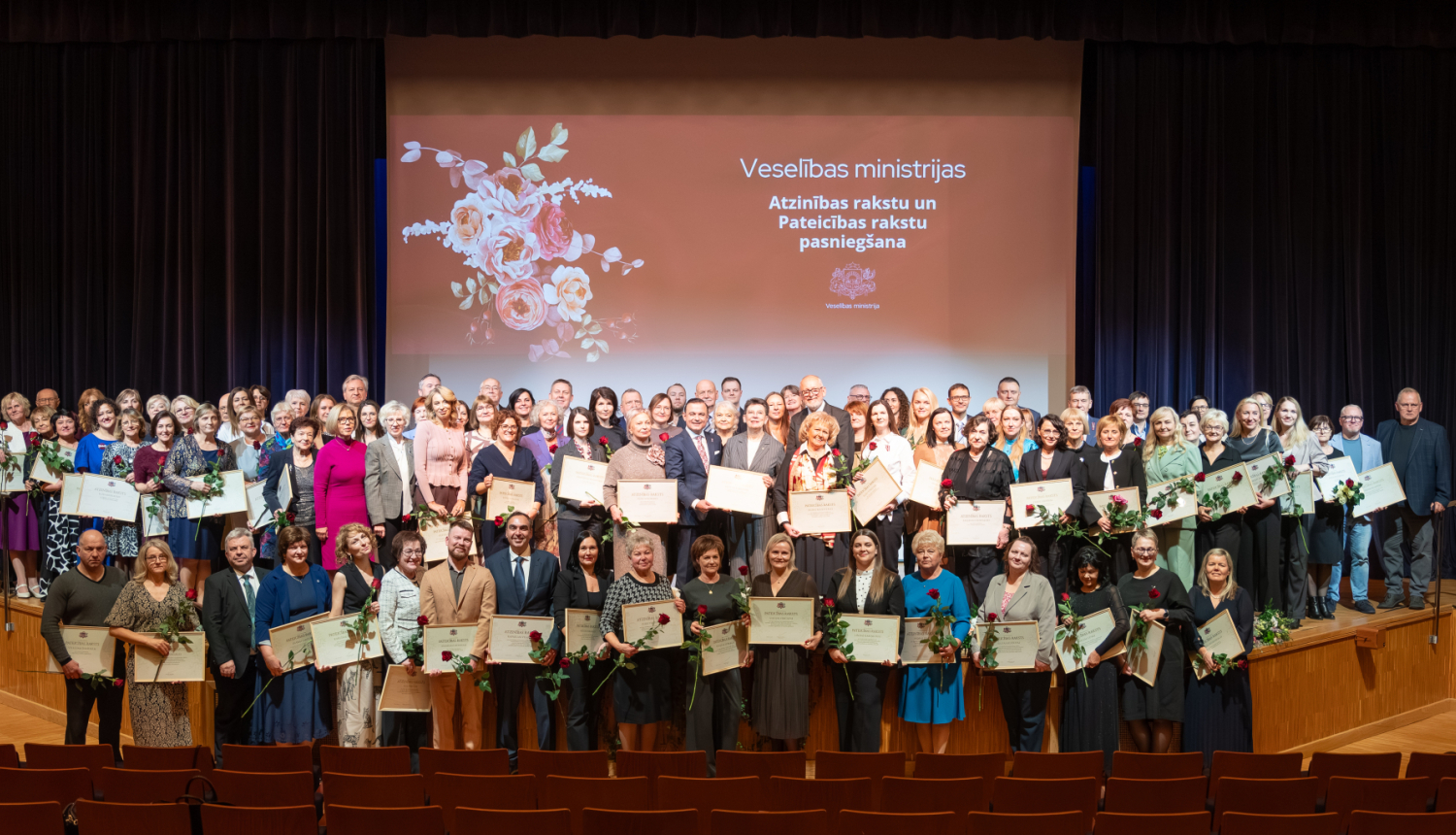 Apbalvoti veselības nozares profesionāļi par ieguldījumu Latvijas veselības sistēmas attīstībā