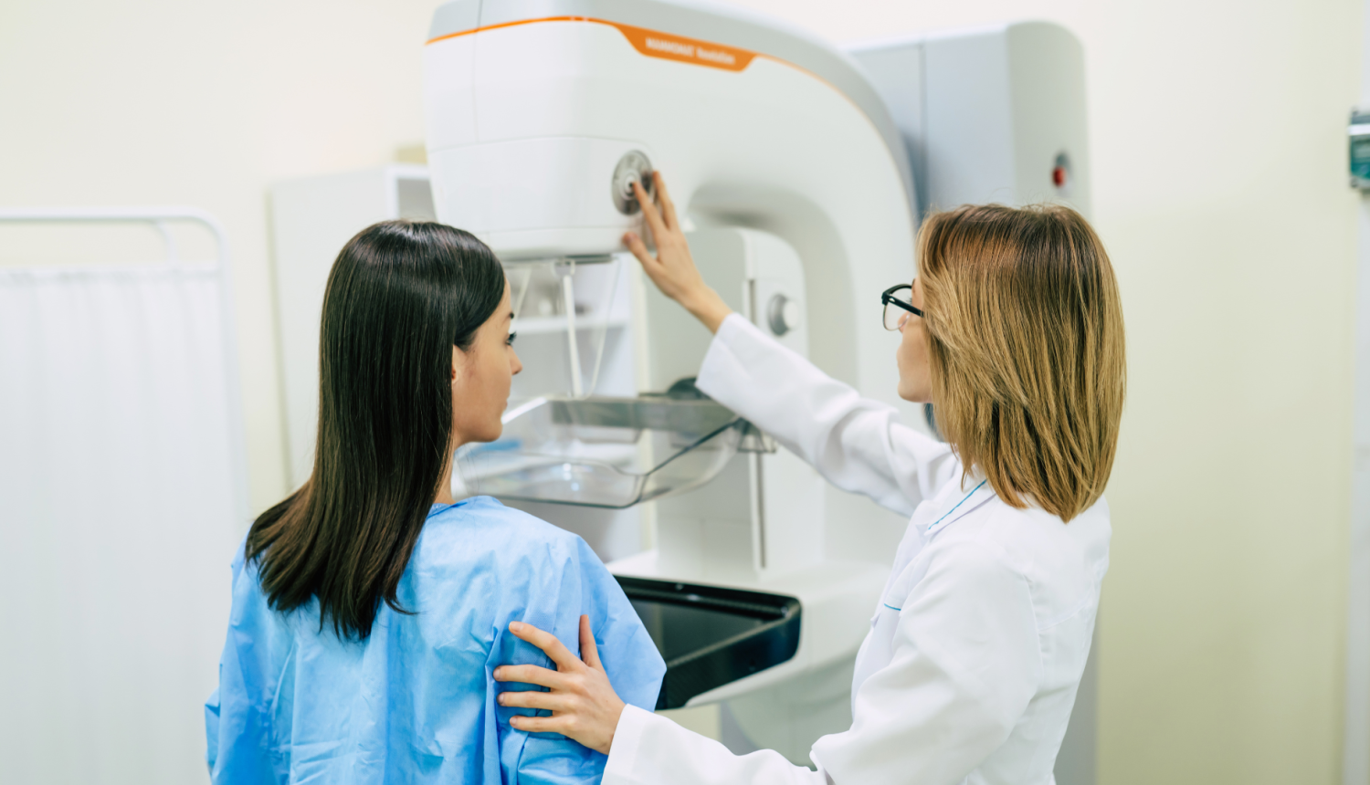 Pacientei tiek veikts mamogrāfijas izmeklējums